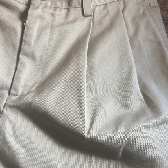 EUC Mens IZOD Pleated Khaki Cuffed Pants Size 32x30 - Picture 10 of 10